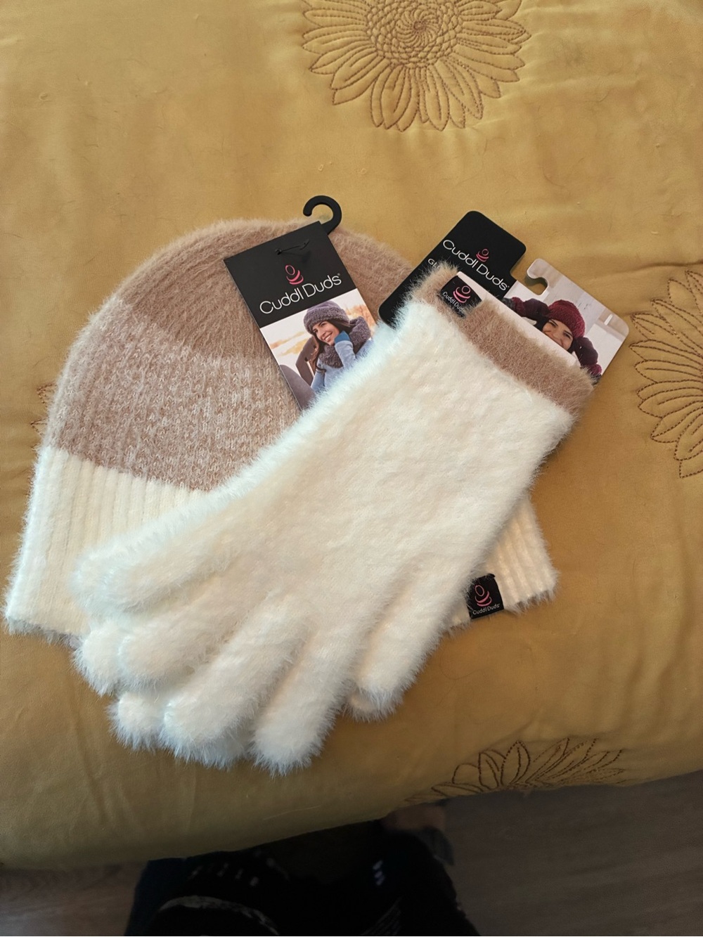 Cuddl Duds Fuzzy Two-Tone Beanie & Gloves Set - Cream and Taupe